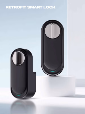 Fechadura inteligente de adaptação com um design oval minimalista e botão giratório prateado numa base elegante